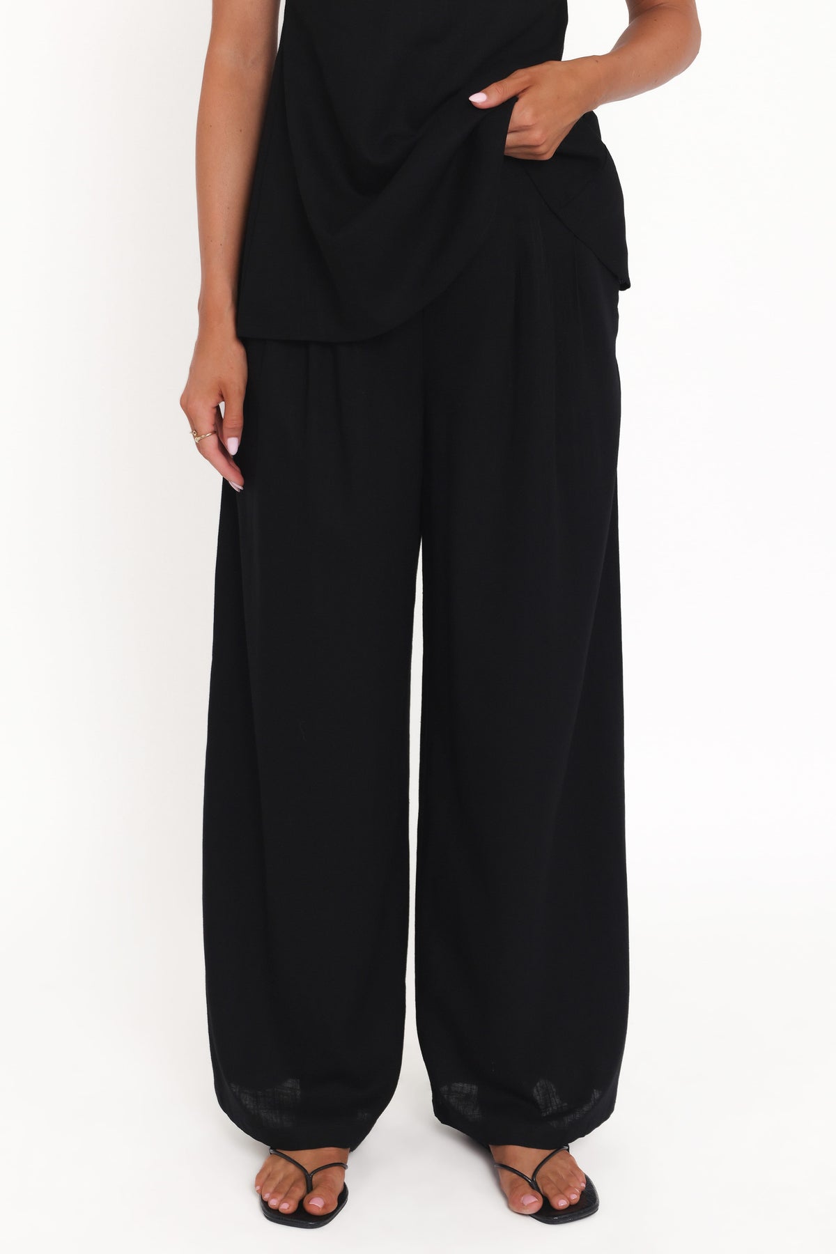 Petal and Pup USA BOTTOMS Arles Wide Leg Pants - Black