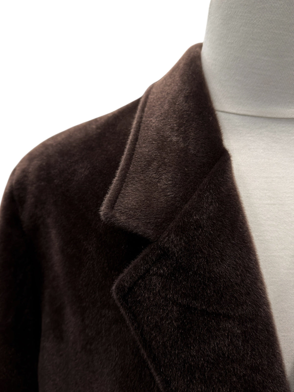 Oversize Men's Coat with Wide Pointed Lapels and Double-Breasted Button Closure