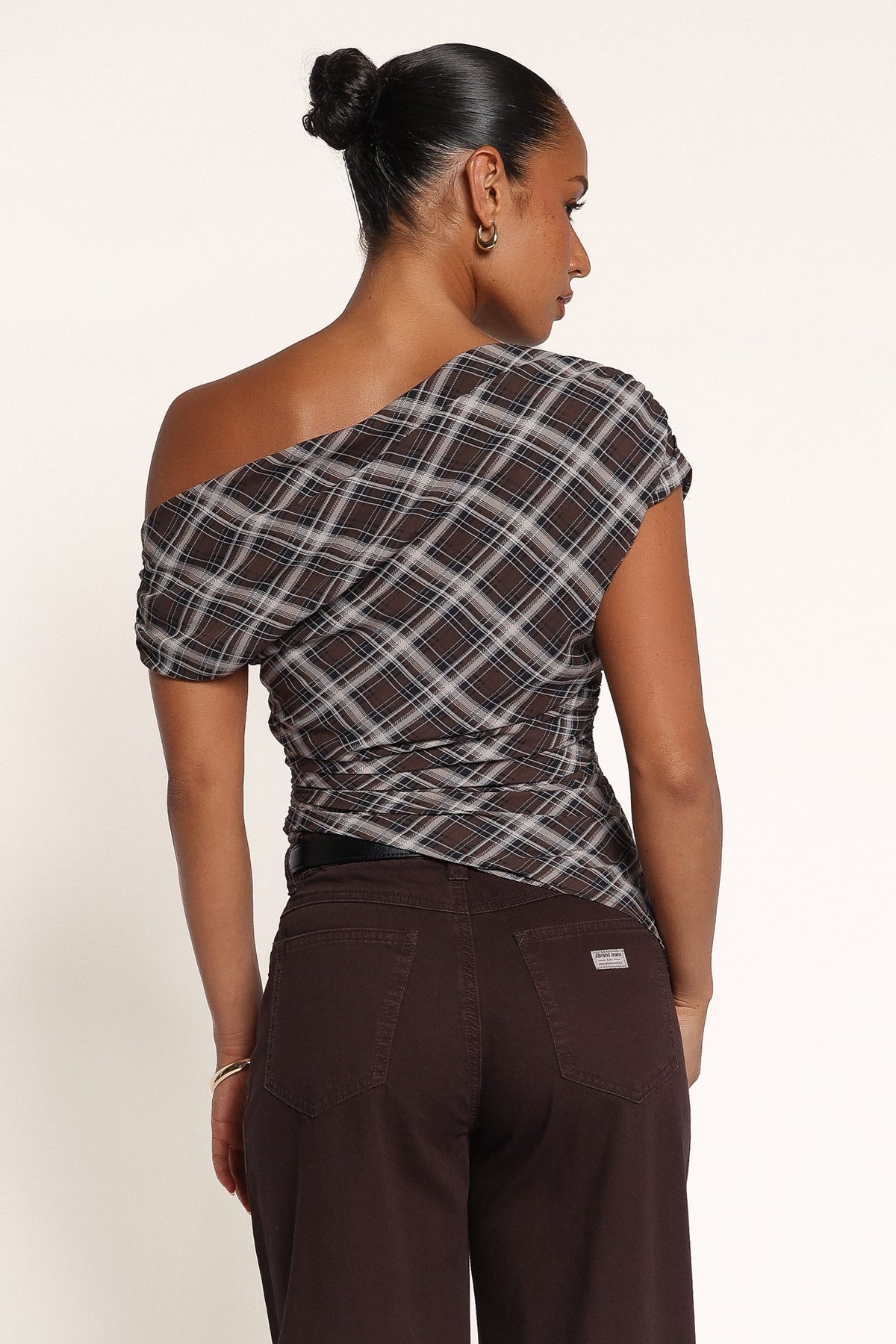 TOPS Vale Off Shoulder Top - Brown Plaid